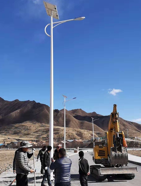 甘南碌曲10米申扎太阳能路灯项目