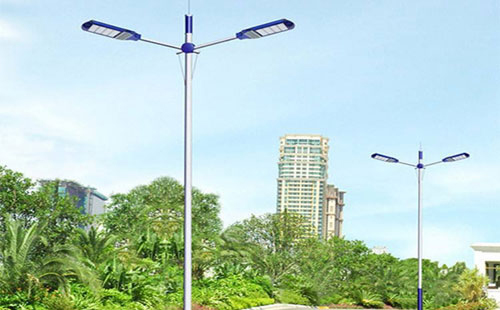 申扎太阳能路灯地脚螺栓规格：防止倾倒的关键