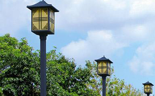 申扎庭院灯安装间距与布灯设计全解析