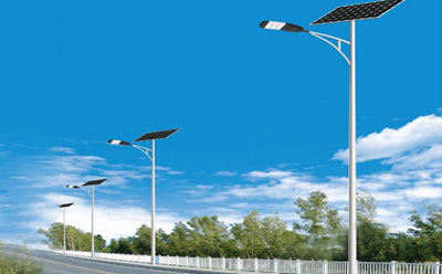 农村道路装申扎太阳能路灯选多大瓦数实测